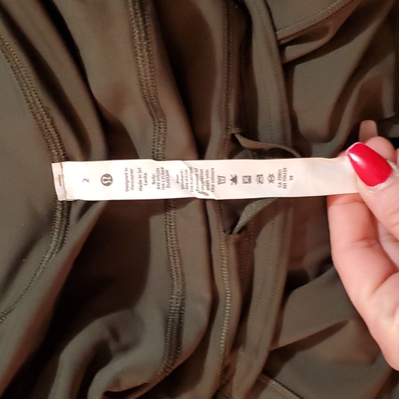 Lululemon army green size 2 pants - Picture 2 of 6